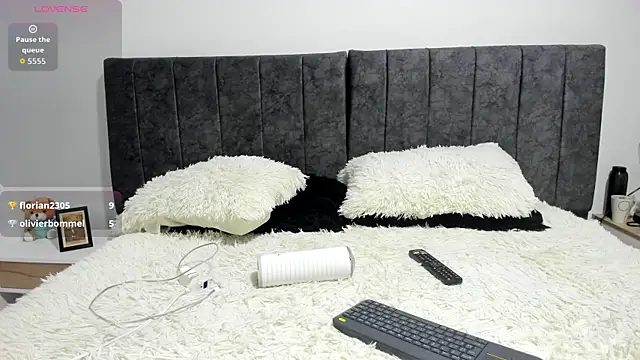 Snapshot of AlejandroLoouis chatting on 09/18/25, 10:39 AlejandroLoouis online show from 09/18/25, 10:39