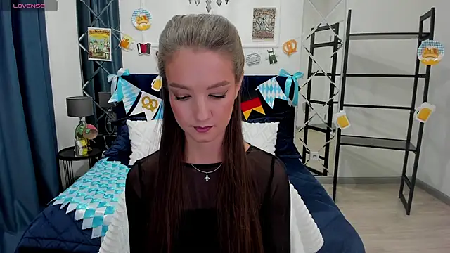 LoraSunnyy online show from 10/01/25, 08:31