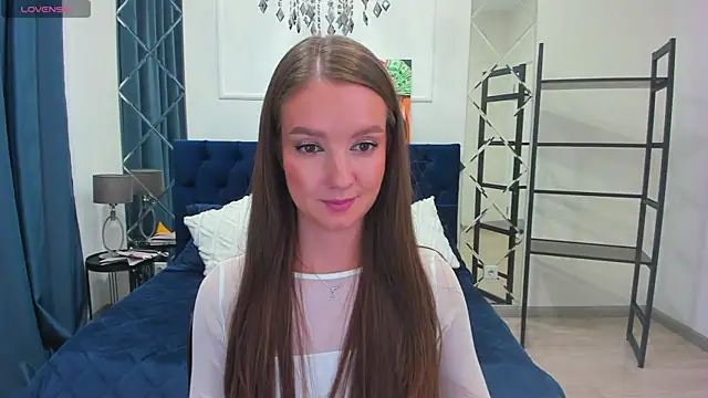 LoraSunnyy online show from 10/08/25, 08:12