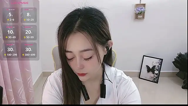 Snapshot of Abb-qiaoyi chatting on 10/14/25, 10:21 Abb-qiaoyi online show from 10/14/25, 10:21