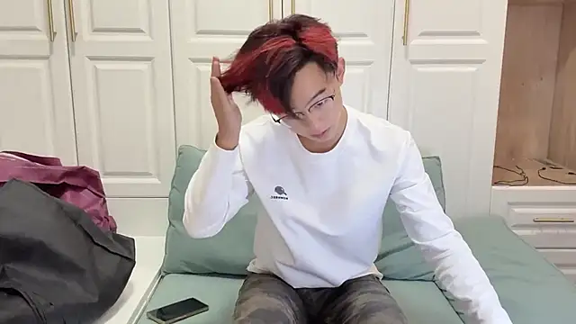 STxuguanhan online show from 10/16/25, 08:37