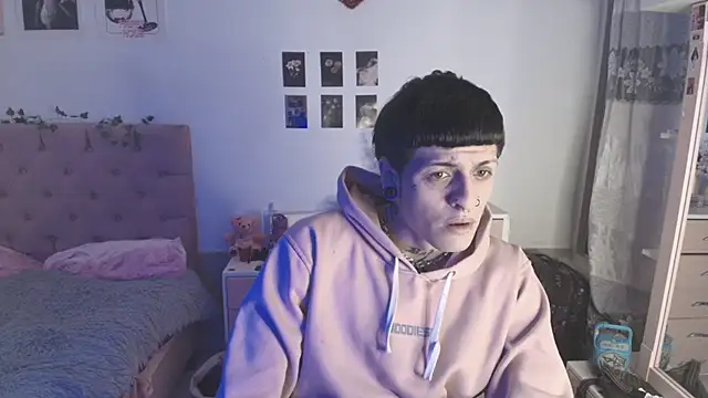 2cyboy  online show from 10/14/25, 07:25