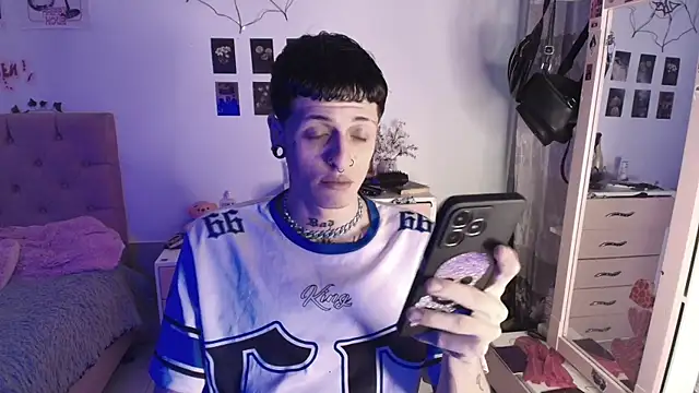 2cyboy  online show from 11/22/25, 04:11