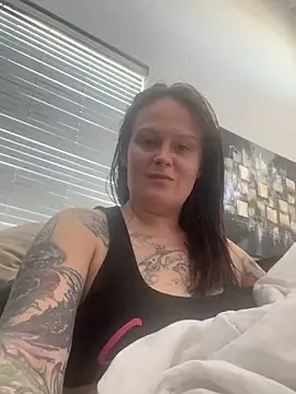 Snapshot of sinfful-secrets@xh chatting on 10/13/25, 07:03 sinfful-secretsxh online show from 10/13/25, 07:03