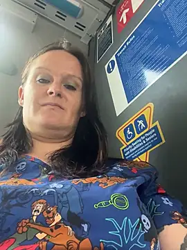 Snapshot of sinfful-secrets@xh chatting on 10/20/25, 09:37 sinfful-secretsxh online show from 10/20/25, 09:37