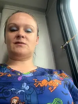 Snapshot of sinfful-secrets@xh chatting on 10/24/25, 09:22 sinfful-secretsxh online show from 10/24/25, 09:22