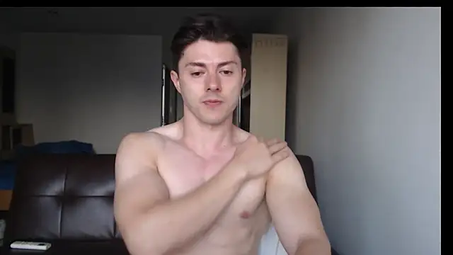 Snapshot of muscledoctor24 chatting on 11/27/25, 10:28 muscledoctor24 online show from 11/27/25, 10:28