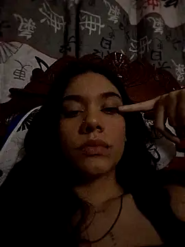 Snapshot of emmii_cute chatting on 09/25/25, 10:02 emmii cute online show from 09/25/25, 10:02