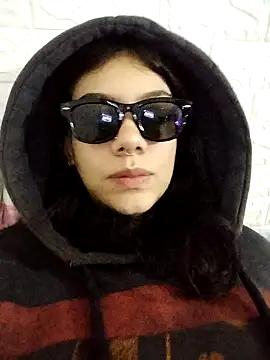 emmii cute online show from 10/23/25, 05:23