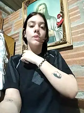 emmii cute online show from 11/18/25, 11:15