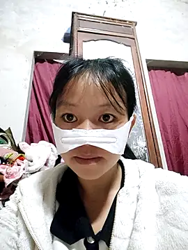 Lilyy-y online show from 11/12/25, 09:36