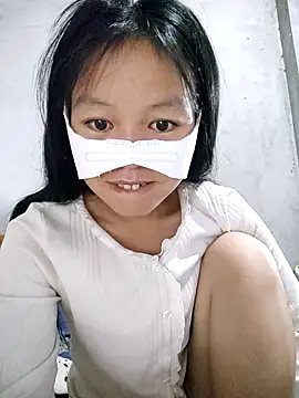 Lilyy-y online show from 11/17/25, 10:26