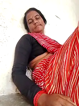 Suhani hot12 online show from 10/08/25, 10:24