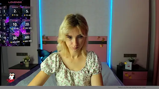 Snapshot of MeryMidnight chatting on 09/29/25, 06:18 MeryMidnight online show from 09/29/25, 06:18