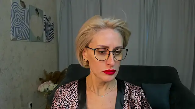 Snapshot of PamellaMurphy chatting on 09/25/25, 07:56 PamellaMurphy online show from 09/25/25, 07:56