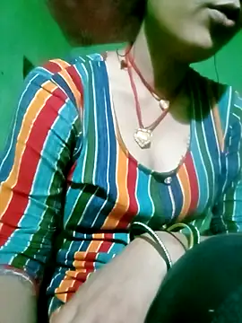 Hot-yuo84 online show from 10/31/25, 04:52