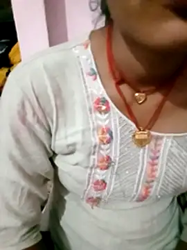 Hot-yuo84 online show from 11/04/25, 06:07