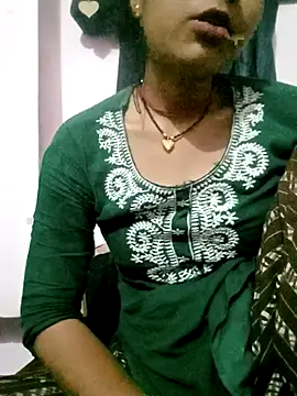 Hot-yuo84 online show from 11/19/25, 05:57