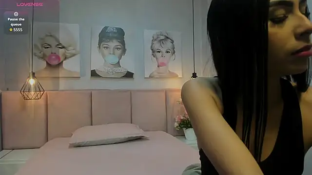 Snapshot of emma_petite18_ chatting on 09/11/25, 02:22 emma petite18 online show from 09/11/25, 02:22