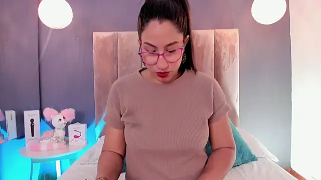 Snapshot of Karoline21 chatting on 09/16/25, 12:17 Karoline21 online show from 09/16/25, 12:17