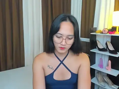 Snapshot of URHottestAngel chatting on 09/23/25, 05:32 URHottestAngel online show from 09/23/25, 05:32
