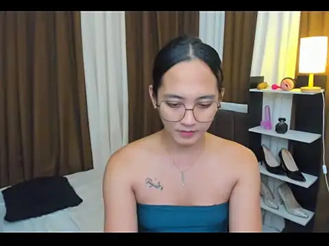 Snapshot of URHottestAngel chatting on 10/08/25, 05:16 URHottestAngel online show from 10/08/25, 05:16