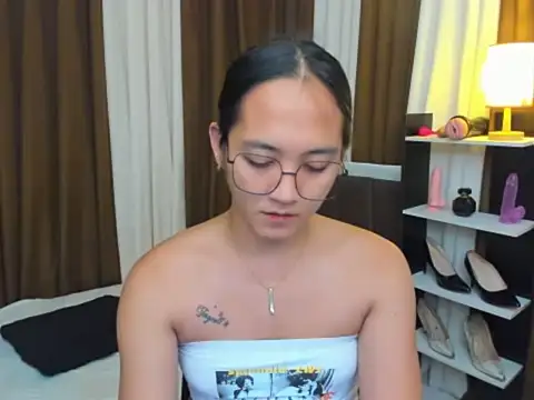 URHottestAngel online show from 10/10/25, 04:50