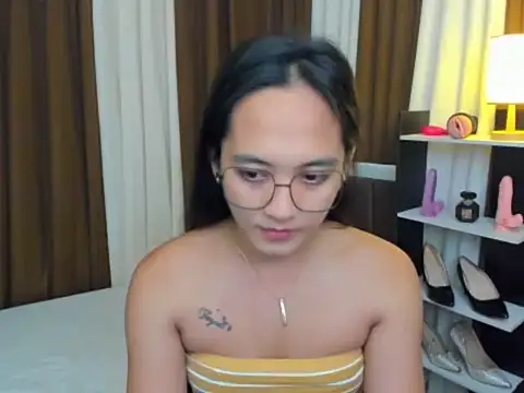 URHottestAngel online show from 10/20/25, 12:16