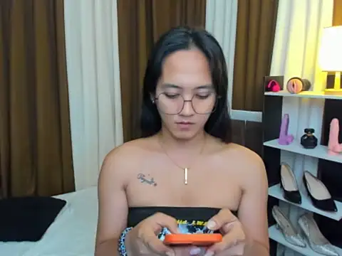 URHottestAngel online show from 10/21/25, 12:50