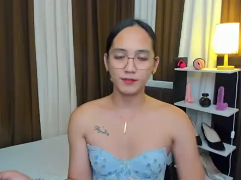 URHottestAngel online show from 10/22/25, 12:38