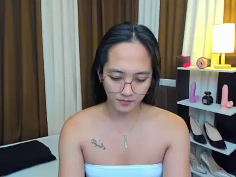 URHottestAngel online show from 10/25/25, 12:13