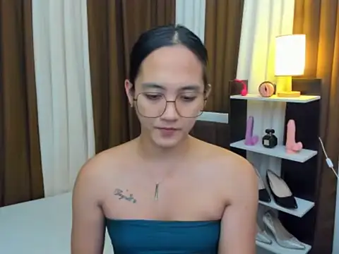 URHottestAngel online show from 10/26/25, 01:17