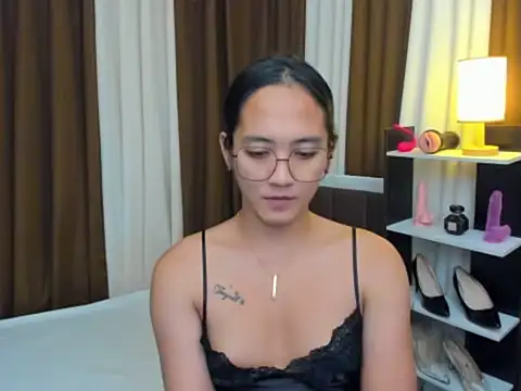 URHottestAngel online show from 10/28/25, 12:41