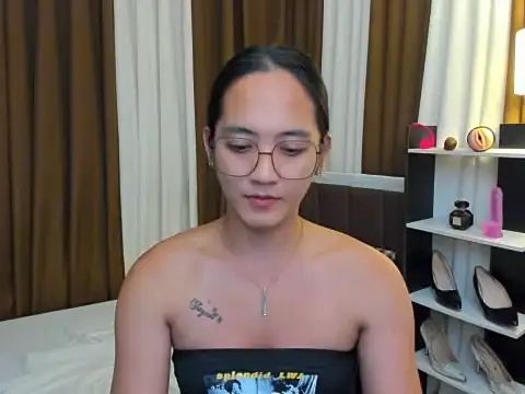 URHottestAngel online show from 11/08/25, 06:29