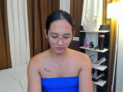 URHottestAngel online show from 11/19/25, 04:56