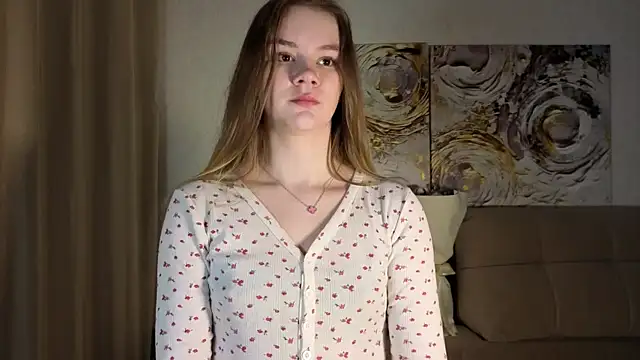 Snapshot of Angel_oci chatting on 11/16/25, 02:44 Angel oci online show from 11/16/25, 02:44