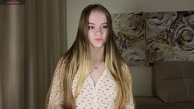 Snapshot of Angel_oci chatting on 11/17/25, 02:45 Angel oci online show from 11/17/25, 02:45