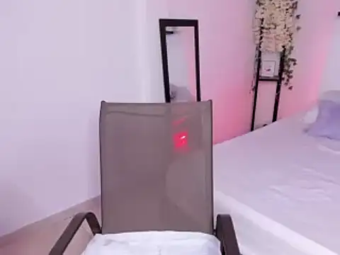 selene boyer online show from 09/17/25, 04:08