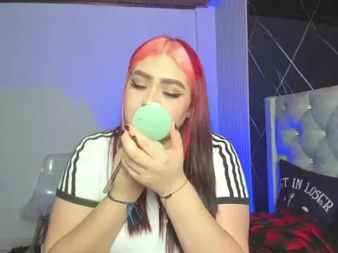 Snapshot of im_bunny__ chatting on 10/24/25, 11:17 im bunny online show from 10/24/25, 11:17