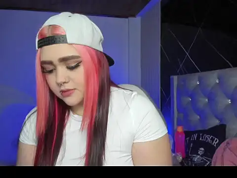 Snapshot of im_bunny__ chatting on 10/29/25, 11:23 im bunny online show from 10/29/25, 11:23