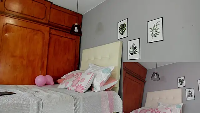 SophieW1 online show from 10/18/25, 12:17