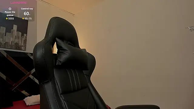 iamCharlotte19 online show from 10/17/25, 07:27