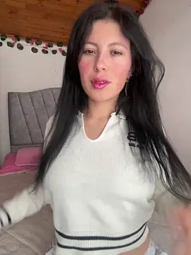Snapshot of Mia_salinass chatting on 09/17/25, 05:25 Mia salinass online show from 09/17/25, 05:25