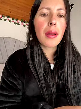 Snapshot of Mia_salinass chatting on 10/28/25, 07:05 Mia salinass online show from 10/28/25, 07:05