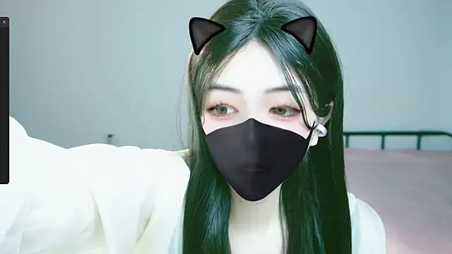 Snapshot of Sparkly_Candy chatting on 09/27/25, 11:43 Sparkly Candy online show from 09/27/25, 11:43