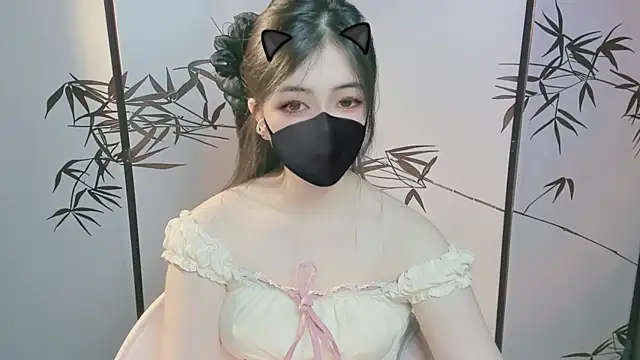 Snapshot of Sparkly_Candy chatting on 10/19/25, 03:01 Sparkly Candy online show from 10/19/25, 03:01