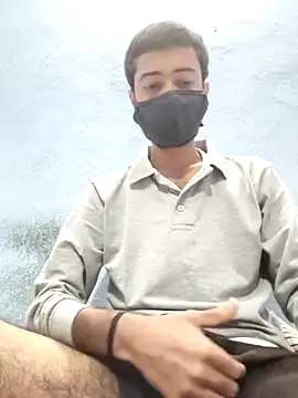 GirlsCrush  online show from 11/08/25, 07:34