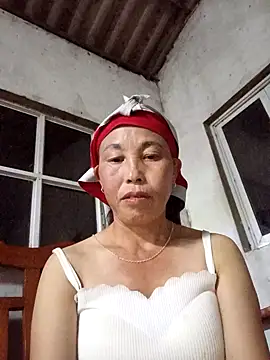 Snapshot of me-cute chatting on 10/06/25, 02:36 me-cute online show from 10/06/25, 02:36