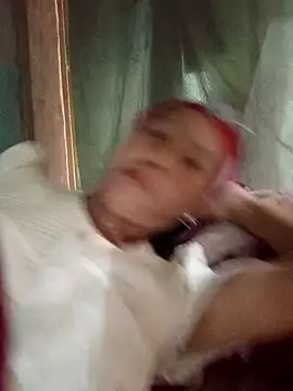 Snapshot of me-cute chatting on 10/07/25, 02:42 me-cute online show from 10/07/25, 02:42