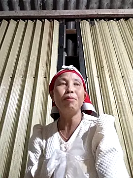 Snapshot of me-cute chatting on 10/07/25, 02:47 me-cute online show from 10/07/25, 02:47